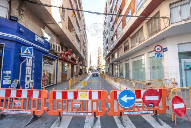 Comienzan las obras en la calle Dahellos de Elda para la creación del Bulevar de la Mejor Calzada